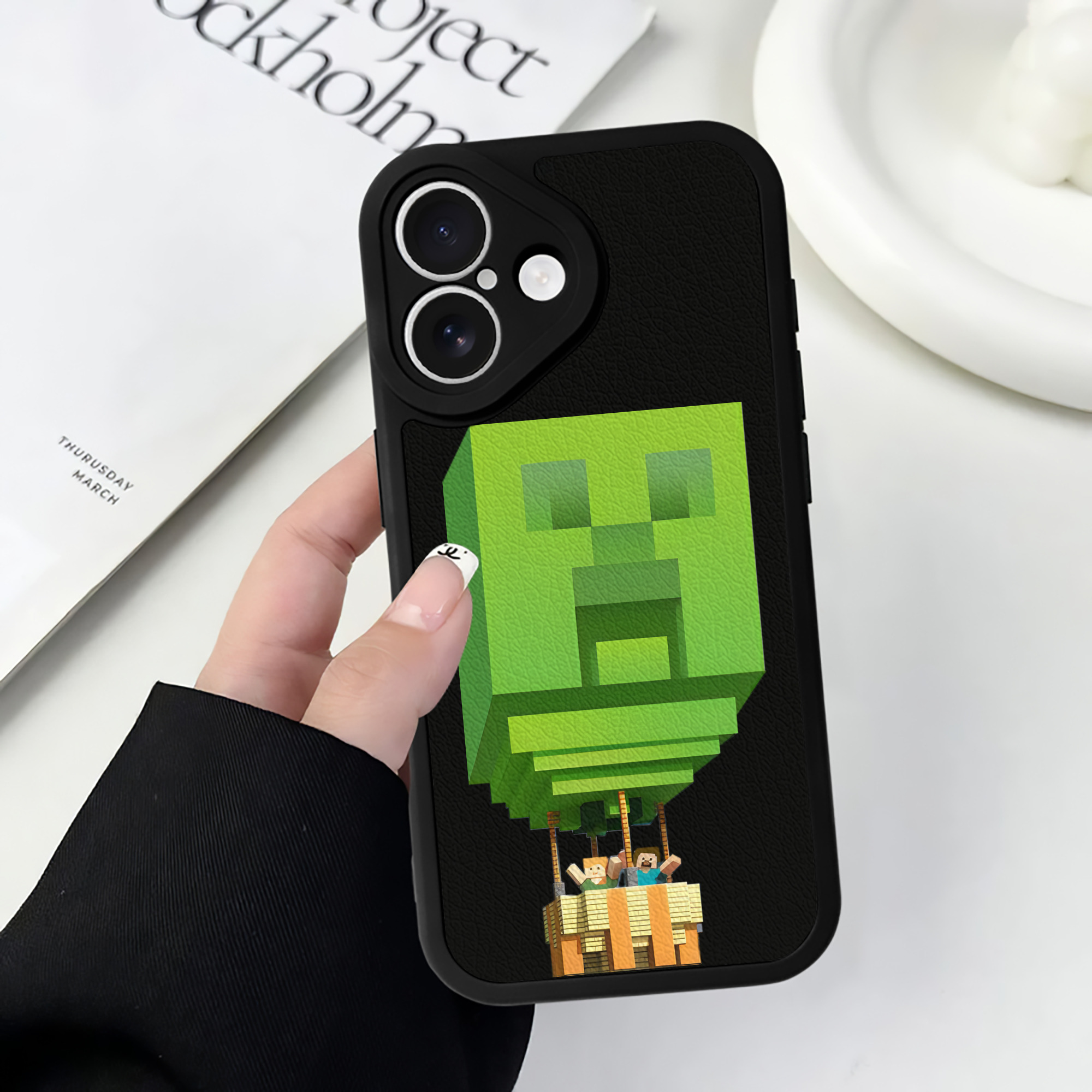 （画像用） マインクラフト ブロックの世界 Minecraft MC Block world 【iPhone 16シリーズ対応】シリコンスマホケース（レザー調） 材質：シリコン